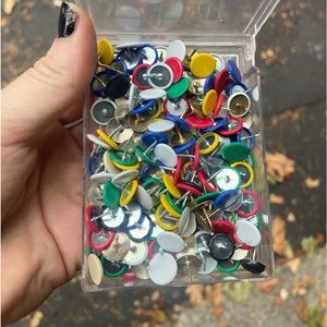 Assorted Flat Push Pins Pack